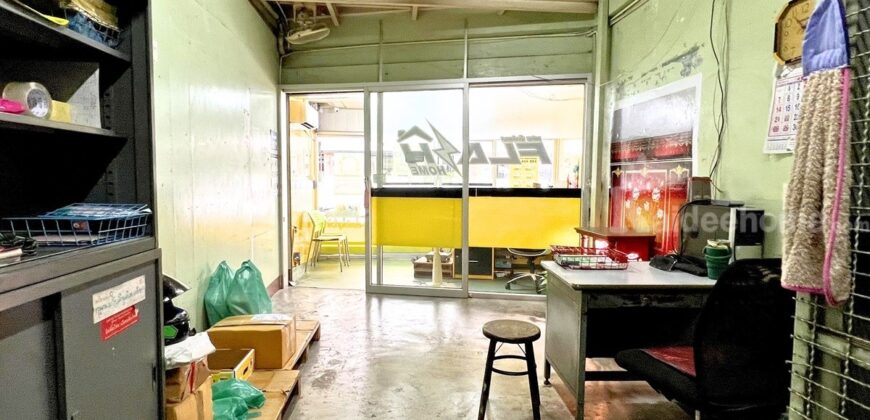 ขายอาคารพาณิชย์ 3 ชั้น 3 คูหา ใกล้วงเวียน 22 ป้อมปราบศัตรูพ่าย สำเพ็ง เหมาะสำหรับลงทุนและอยู่อาศัย