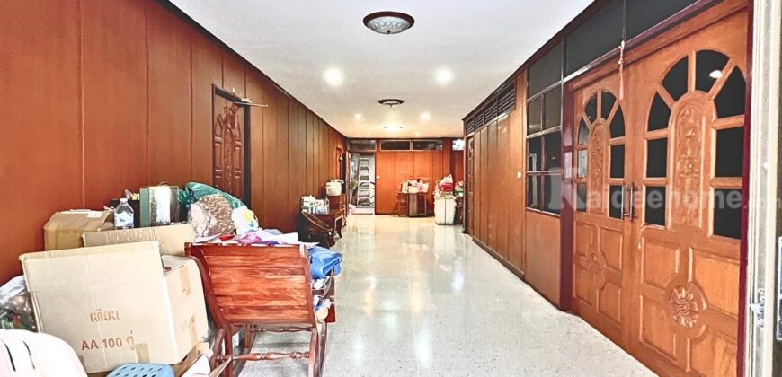 ขายอาคารพาณิชย์ สำเพ็ง 4 ชั้น 57 ตารางวา ถนนมังกร ป้อมปราบศัตรูพ่าย เหมาะสำหรับลงทุนหรืออยู่อาศัย