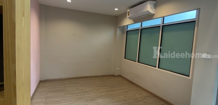 ทำเลทอง อาคารพาณิชย์ ห้องว่าง ปล่อยให้เช่าชั้น 2 และ 3 สวนมะลิ หน้าปากซอย ถนนบำรุงเมือง