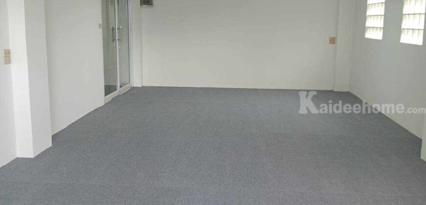 อาคารสำนักงานให้เช่าใจกลางเมือง ใกล้ BTS พระโขนง พื้นที่ 28-95 ตรม. 360 ฿/ ตรม. รายละเอียด MT&T BUILDING สำนักงานให้เช่าทำเล สุขุมวิท69 เดินทางสะดวกใกล้ BTS สถานีพระโขนงเพียง 250 เมตร ใกล้ธนาคาร ศูนย์การค้าและไปรษณีย์พระโขนง ทางอาคารมีพื้นที่หลายขนาดให้บริการ ติดต่อสอบถาม : คุณปุ้ย 081-836-5025 / ปุน 094-441-9978