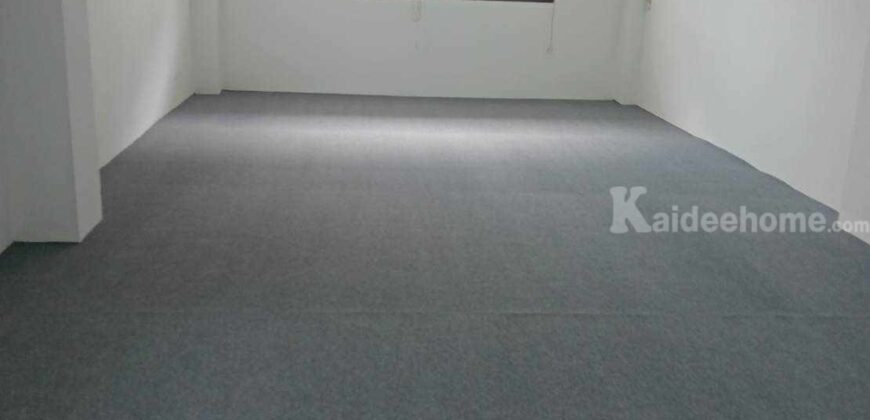 อาคารสำนักงานให้เช่าใจกลางเมือง ใกล้ BTS พระโขนง พื้นที่ 28-95 ตรม. 360 ฿/ ตรม. รายละเอียด MT&T BUILDING สำนักงานให้เช่าทำเล สุขุมวิท69 เดินทางสะดวกใกล้ BTS สถานีพระโขนงเพียง 250 เมตร ใกล้ธนาคาร ศูนย์การค้าและไปรษณีย์พระโขนง ทางอาคารมีพื้นที่หลายขนาดให้บริการ ติดต่อสอบถาม : คุณปุ้ย 081-836-5025 / ปุน 094-441-9978