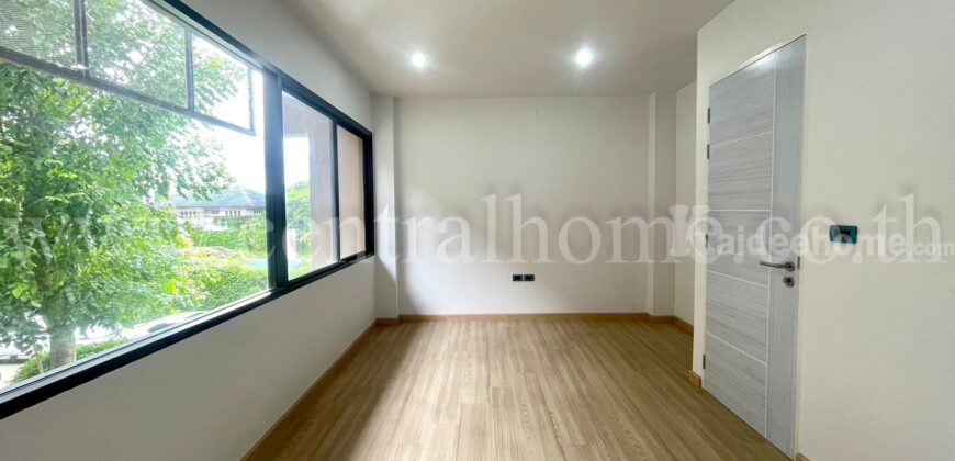 ทาวน์โฮม เฮ้าส์ นิช แจ้งวัฒนะ-สามัคคี หลังมุม บ้านใหม่