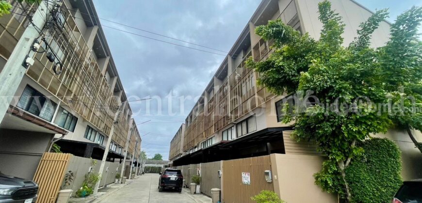 ทาวน์โฮม เฮ้าส์ นิช แจ้งวัฒนะ-สามัคคี หลังมุม บ้านใหม่