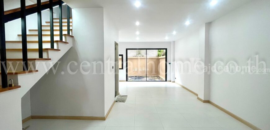 ทาวน์โฮม เฮ้าส์ นิช แจ้งวัฒนะ-สามัคคี หลังมุม บ้านใหม่