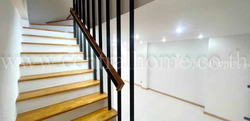 ทาวน์โฮม เฮ้าส์ นิช แจ้งวัฒนะ-สามัคคี หลังมุม บ้านใหม่