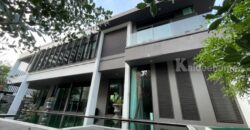 ขายบ้านเดี่ยวสุดหรู ซอยเย็นอากาศ เนื้อที่ 220 ตารางวา บ้านสวย 2 ชั้นมีสระว่ายน้ำ