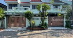 ขายบ้าน ทาวน์เฮ้าส์ หมู่บ้าน ช.รุ่งเรือง4 ซอยประชาราษฎร์5 แยก2 มี 3 ห้องนอน 2 ห้องน้ำ โทร 0819085090