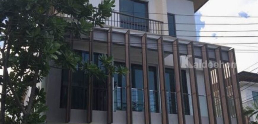 ขาย หรือ ให้เช่าบ้านเดี่ยว 3 ชั้น โครงการ AQ Arbor ใกล้สวนหลวง ร. 9 ตกแต่งคล้ายบ้านตัวอย่าง โทร 081-703-2266