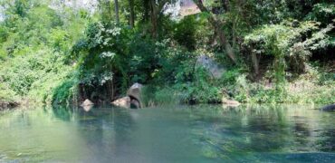 ขายที่ดินติดน้ำ เขาใหญ่ 2.5 ไร่ ที่ติดลำตะคองธรรมชาติสวยมาก อยู่บ้านท่าช้าง หมูสี ใกล้น้ำผุด ใกล้ถนนธนะรัชต์ คีรีมายา ติดถนนลาดยางเส้นหลัก เหมาะทำบ้านพักตากอากาศ รีสอร์ทริมน้ำ 087-9074045