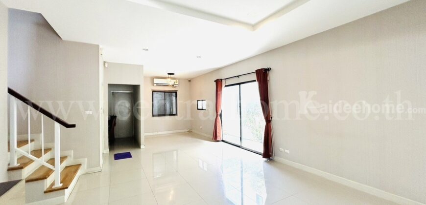 บ้านแฝด 3 ชั้น ธนาคลัสเตอร์ เวสต์เกต ติดถนนบางรักใหญ่ – บ้านใหม่