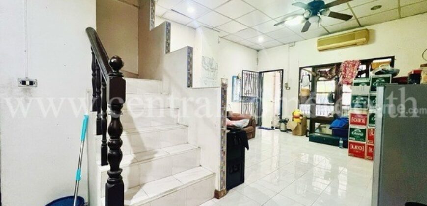 ทาวน์เฮ้าส์ 3 ชั้น หมู่บ้าน ลัลลี่วิลล์ ลำลูกกาคลอง 1 ปทุมธานี