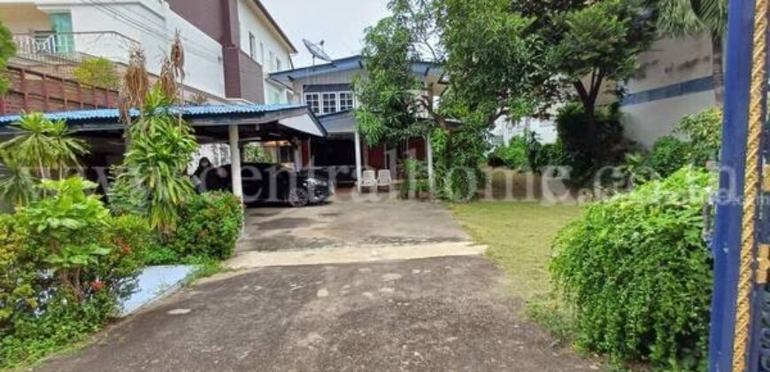 ที่ดินพร้อมสิ่งปลูกสร้าง 185 ตารางวา ซอยจรัญสนิทวงศ์ 35