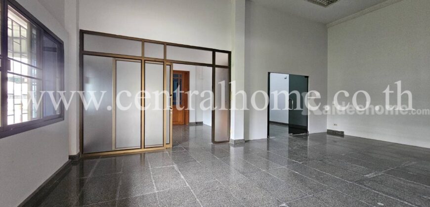 อาคารสำนักงาน 4.5 ชั้น พร้อมที่ดิน ซอยงามวงศ์วาน 43