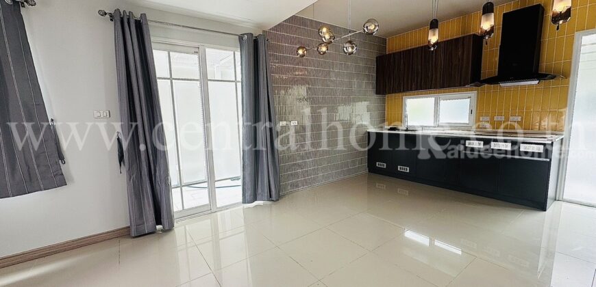 ทาวน์โฮม เดอะ วิลเลจ กาญจนาภิเษก – ราชพฤกษ์ เฟส 2 บ้านอิสระผนังไม่ติดใคร