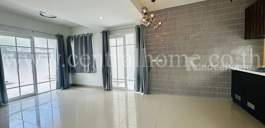 ทาวน์โฮม เดอะ วิลเลจ กาญจนาภิเษก – ราชพฤกษ์ เฟส 2 บ้านอิสระผนังไม่ติดใคร