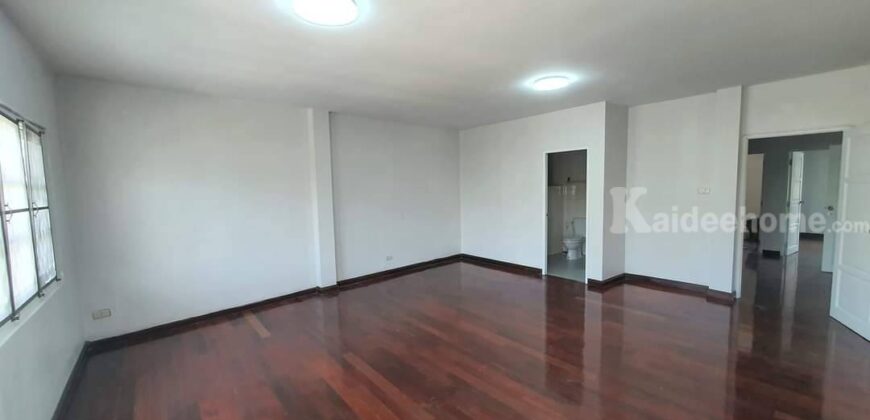 ขายบ้านสุขุมวิท 50 บ้านทาวเฮ้าส์ขนาดใหญ่ 61 ตร.ว หมู่บ้านสุขุมวิทการ์เด้นซิตี้ 2 ใกล้ BTSอ่อนนุช บางจาก เข้าออกได้ทั้งสุขุมวิท 54,62 ใกล้ทางด่วนสุขุมวิท 62 ขายถูก Townhouse Sukhumvit sale 087-9074045