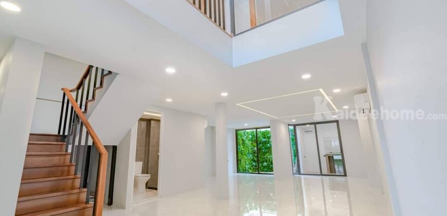 ขายบ้านเอกมัย 12 สุขุมวิท House for sale Ekkamai Sukhumvit ทาวน์โฮมเอกมัย 4 ห้องนอน 4 ห้องน้ำ ที่ดิน 33 ตร.ว บ้านสวยทำใหม่พร้อมอยู่ ใกล้ BTS เอกมัย โรงเรียนนานานชาติ 2 นาที ถึงทองหล่อ 087-9074045
