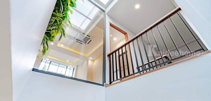 ขายบ้านเอกมัย 12 สุขุมวิท House for sale Ekkamai Sukhumvit ทาวน์โฮมเอกมัย 4 ห้องนอน 4 ห้องน้ำ ที่ดิน 33 ตร.ว บ้านสวยทำใหม่พร้อมอยู่ ใกล้ BTS เอกมัย โรงเรียนนานานชาติ 2 นาที ถึงทองหล่อ 087-9074045