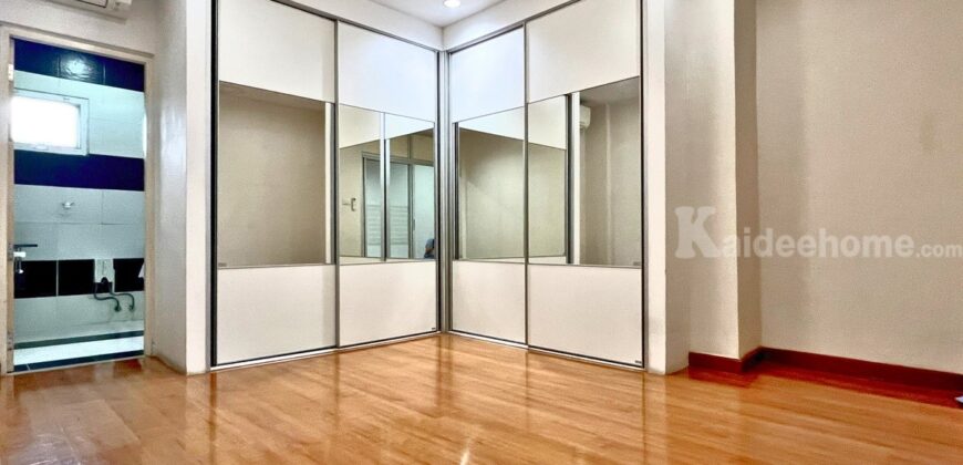 ขายบ้านพัฒนาการ 31/1 ทาวน์เฮ้าส์ 3 ชั้น รอยัล โฮม สภาพดี ราคาโดนใจ สบายกระเป๋า