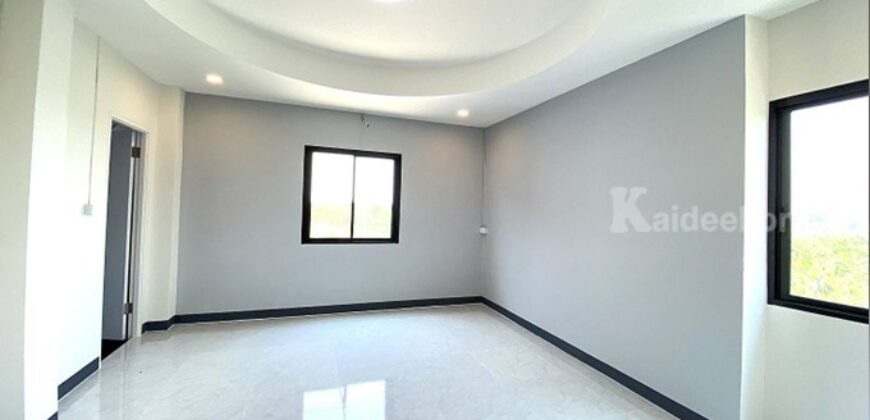 ให้เช่าโรงงาน/โกดัง/อ๊อฟฟิซ สร้างใหม่ ถ.บ้านสุเหร่าแดง-บ้านคลองบางหลวง ลาดหลุมแก้ว 282 ตรม. 2 นอน 5 น้ำ ใกล้ถ.บางบัวทอง-สุพรรณบุรี 1.4 กม.