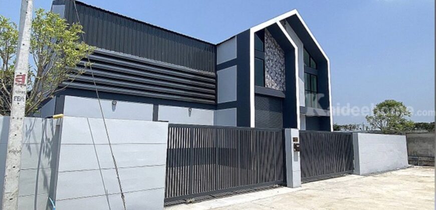 ให้เช่าโรงงาน/โกดัง/อ๊อฟฟิซ สร้างใหม่ ถ.บ้านสุเหร่าแดง-บ้านคลองบางหลวง ลาดหลุมแก้ว 282 ตรม. 2 นอน 5 น้ำ ใกล้ถ.บางบัวทอง-สุพรรณบุรี 1.4 กม.