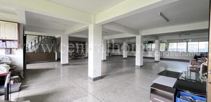 ที่ดินโรงงาน พร้อมบ้านเดี่ยว ซอยเอกชัย 83/3 ขนาด 1-1-8 ไร่ ทำเลดี