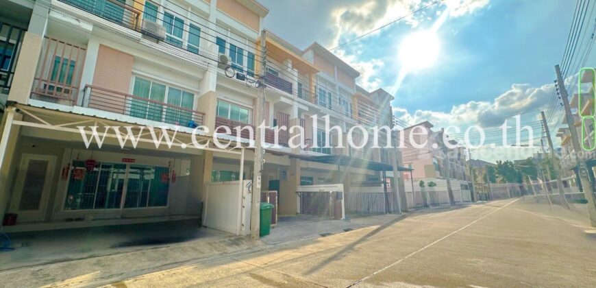 ทาวน์โฮม 3 ชั้นหมู่บ้าน ภนาสิริ เรสซิเด้นซ์ เกษตร – นวมินทร์