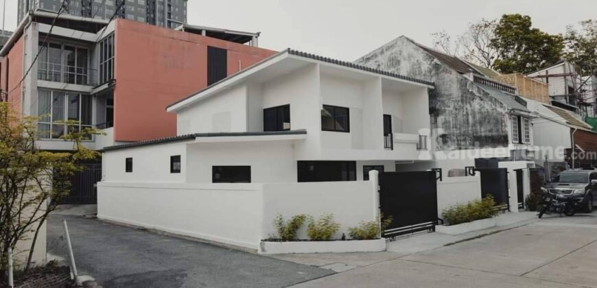 ขายบ้านเดี่ยวพัฒนาการ 12 บ้านใหม่สวย ใกล้ทองหล่อ เอกมัย สุขุมวิท ที่ดิน 60 ตร.ว ทำเลดีมาก ใกล้แยกคลองตัน สุขุมวิท 71 เดินทางสะดวกมาก แปลงหายาก House for sale Sukhumvit 087-9074045