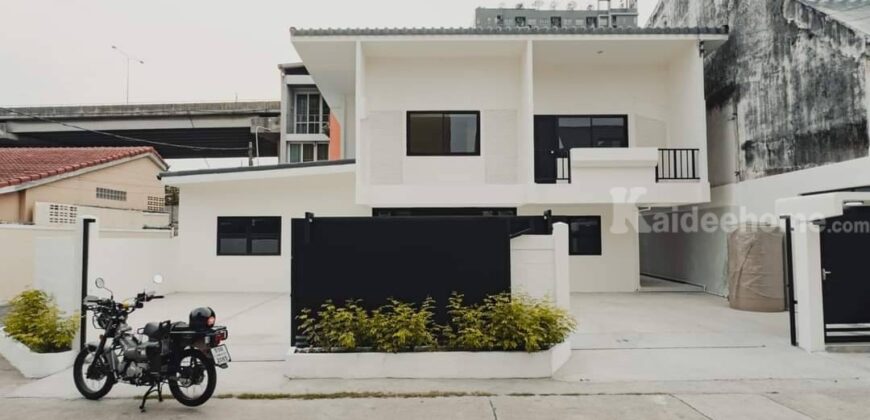 ขายบ้านเดี่ยวพัฒนาการ 12 บ้านใหม่สวย ใกล้ทองหล่อ เอกมัย สุขุมวิท ที่ดิน 60 ตร.ว ทำเลดีมาก ใกล้แยกคลองตัน สุขุมวิท 71 เดินทางสะดวกมาก แปลงหายาก House for sale Sukhumvit 087-9074045