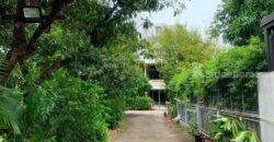 ขายที่ดินพร้อมบ้านเอกมัย สุขุมวิท เนื้อที่ 289 ตร.ว แปลงสวย ทำเลดี สภาพแวดล้อมดี สงบ เหมาะสร้างบ้าน ที่ดินบ้านเดี่ยวสุขุมวิท 63 Sukhumvit Ekkamai house for sale 087-9074045