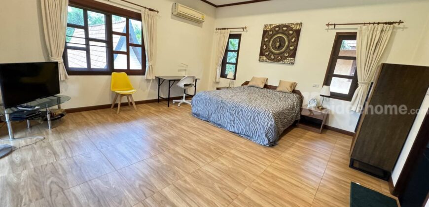 ขายบ้านเดี่ยวพัทยา บางละมุง ชลบุรี บ้านลานนาหลังใหญ่พร้อมสระว่าย ที่ดิน 303 ตร.ว 5 ห้องนอน บ้านสวยหรูพร้อมอยู่ในโครงการหมู่บ้านส่วนตัว Pattaya Detached house with Private swimming pool sale 087-9074045