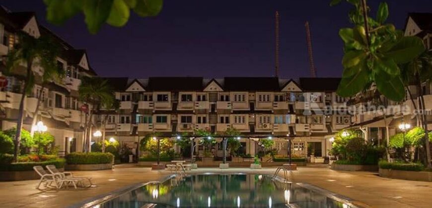 ขายบ้านสุขุมวิท 71 บ้านตึก 4 ชั้น ใกล้ BTS พระโขนง 300 ม. ที่ดิน 23 ตร.ว 4 ห้องนอน 5 ห้องน้ำ เข้าออกได้ทั้งสุขุมวิท 69 ปรีดีพนมยงค์ 3 ทำเลดีมาก เดินไปบีทีเอสได้ ใกล้ ตลาด ของกินมากมาย 087-9074045