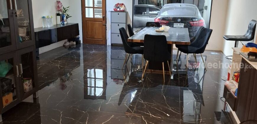 ขายบ้านสุขุมวิท 71 บ้านตึก 4 ชั้น ใกล้ BTS พระโขนง 300 ม. ที่ดิน 23 ตร.ว 4 ห้องนอน 5 ห้องน้ำ เข้าออกได้ทั้งสุขุมวิท 69 ปรีดีพนมยงค์ 3 ทำเลดีมาก เดินไปบีทีเอสได้ ใกล้ ตลาด ของกินมากมาย 087-9074045