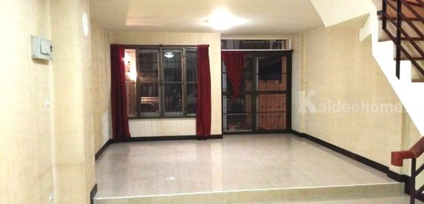 ให้เช่าบ้านทาวน์เฮาส์ 2 ชั้น ซอยแจ้งวัฒนะ17 (ปากซอยคอนโดลุมพินี) สินสุข-ทรัพย์วัฒนะ เยื้องเซ็นทรัลแจ้งวัฒนะ ติดต่อคุณกอลฟ 064-595-1526