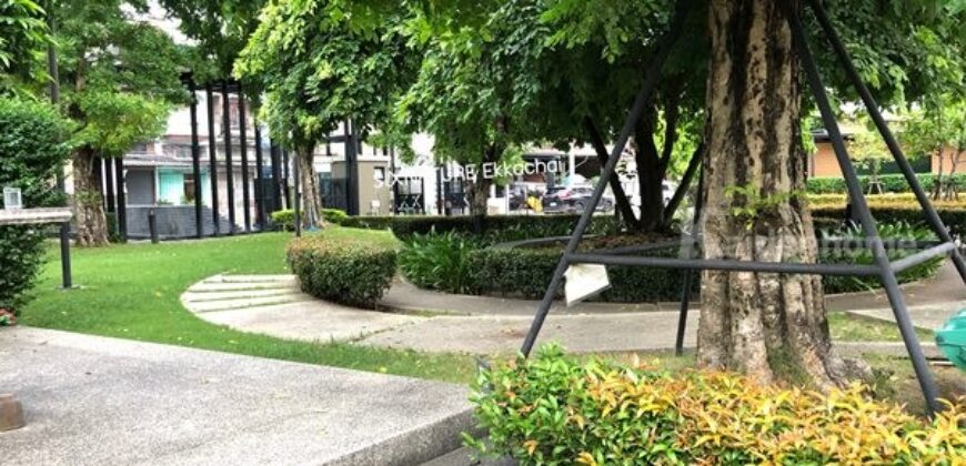 ขายบ้านทาวน์โฮม 3 ชั้น ซิกเนเจอร์ (SIXNATURE) ซอยเอกชัย 64/5 เขตบางบอน กรุงเทพ โทร 081-3996464