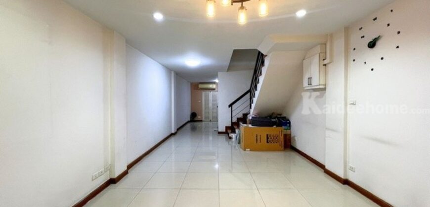 ขายทาวน์โฮมพัฒนาการ 31/1 รอยัล โฮม 30 ตร.ว. โครงสร้างแข็งแรง พร้อมอยู่ เพื่อนบ้านดี