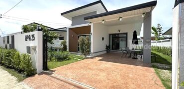 ขายบ้านเดี่ยว โครงการเดอะเอช 99 ปราณบุรี ประจวบ พร้อมอยู่ พร้อมเฟอร์นิเจอร์ทั้งหลัง ใกล้โรงเรียนรักษ์วิทยา โทร 082-479-9653