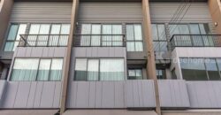 ขายทาวน์โฮม 3ชั้น บ้านกลางเมือง ราชพฤกษ์ ใกล้ Central Westville มี 3 ห้องนอน เจ้าของขายเอง โทร 0868918297