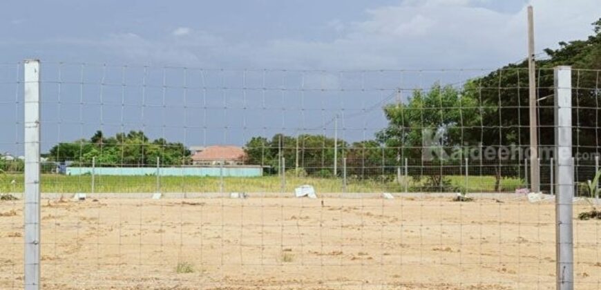 แบ่งที่ดินให้เช่า 198 ตรว. ต.คลองโยง อ.พุทธมณฑล จ.นครปฐม ถมดิน ทำรั้วแนวกันดิน ล้อมรั้วแล้ว โทร 0917815458