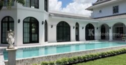 ให้เช่าบ้าน 2.5 ชั้น หลังใหญ่ พร้อมสระว่ายน้ำ สไตล์โคโลเนียล 5ห้องนอน 5ห้องน้ำ โซนต้นพระราม2 เฟอร์นิเจอร์ครบ พร้อมเข้าอยู่