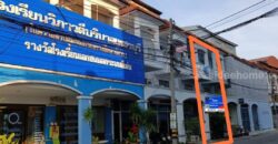 76000 – R01 ให้เช่าอาคารพาณิชย์ 3 ชั้นครึ่ง รายเดือน ติด รพ.กรุงเทพ เมือง เพชรบุรี