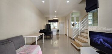ให้เช่าทาวน์เฮ้าส์ 2 ชั้น โกลเด้นท์ ทาวน์2 ลาดกระบัง Line id 0619636888