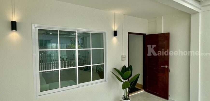 ขายบ้านสวยพร้อมอยู่ รามคำแหง 142 ทำเลรถไฟฟ้าสายสีส้ม ใกล้ทางด่วนมอเตอร์เวย์ ราคาพิเศษ 2.15 ล้านบาทเท่านั้น