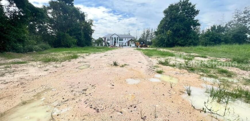 ขายที่ดินเปล่าพื้นที่สวยใกล้สระเก็บน้ำ ในโครงการคุณภาพ โลเคชั่นดี เหมาะสำหรับปลูกบ้าน บ้านฉาง ระยอง