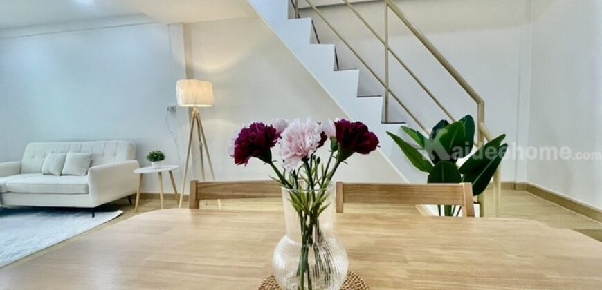 ขายบ้านสวยพร้อมอยู่ รามคำแหง 142 ทำเลรถไฟฟ้าสายสีส้ม ใกล้ทางด่วนมอเตอร์เวย์ ราคาพิเศษ 2.15 ล้านบาทเท่านั้น