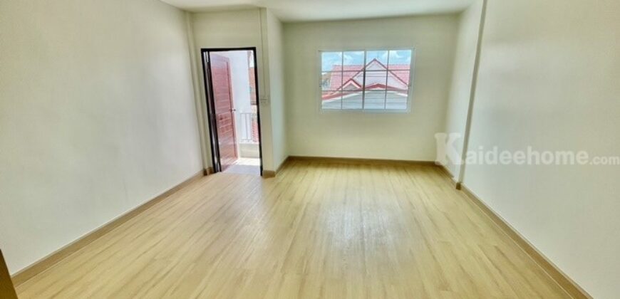 ขายบ้านสวยพร้อมอยู่ รามคำแหง 142 ทำเลรถไฟฟ้าสายสีส้ม ใกล้ทางด่วนมอเตอร์เวย์ ราคาพิเศษ 2.15 ล้านบาทเท่านั้น