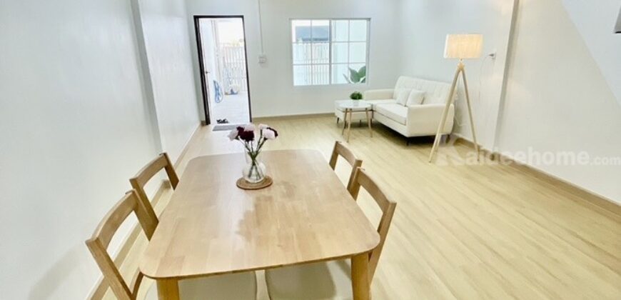 ขายบ้านสวยพร้อมอยู่ รามคำแหง 142 ทำเลรถไฟฟ้าสายสีส้ม ใกล้ทางด่วนมอเตอร์เวย์ ราคาพิเศษ 2.15 ล้านบาทเท่านั้น