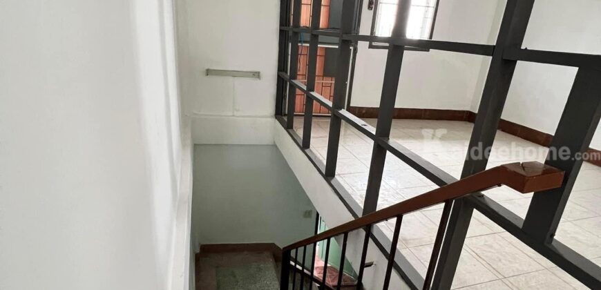 ขายถูก ขายด่วน พร้อมผู้เช่า อาคารพาณิชย์ 4.5 ชั้น ติดถนน สุขุมวิท101/1ซอยวชิรธรรมสาธิต15 ทำเลค้าขายทำกำไรได้ตลอดชีพ