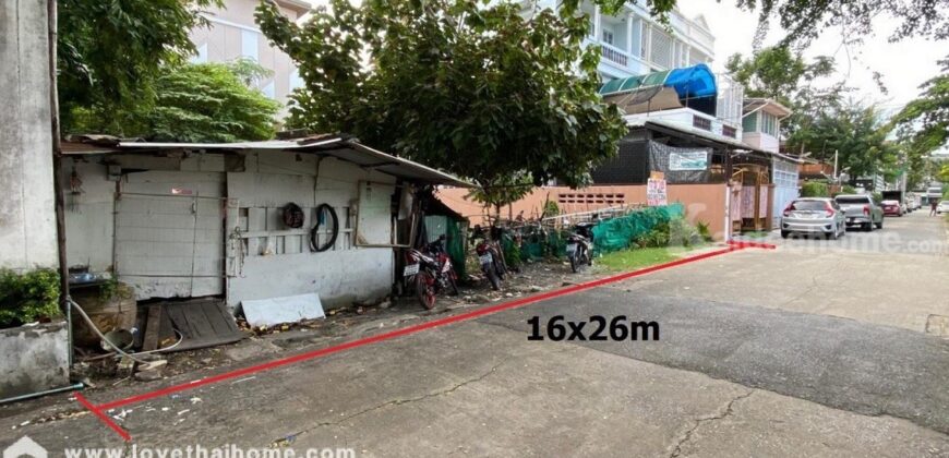 ขายที่ดิน เสนานิคม1 ซอย26 ลัดออกรัชดาภิเษกได้ ใกล้ เกษตรศาสตร์ เนื้อที่104ตารางวา