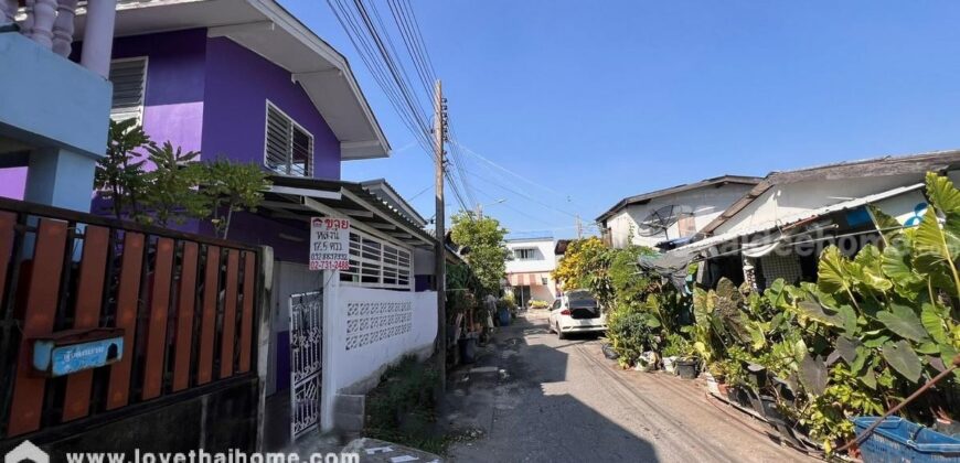 ขายทาวน์เฮ้าส์ 2 ชั้น ถนนเคหะร่มเกล้า29 แยก14-16 พื้นที่ 17.5 ตรว. ราคาถูก ใกล้สนามบินสุวรรณภูมิ